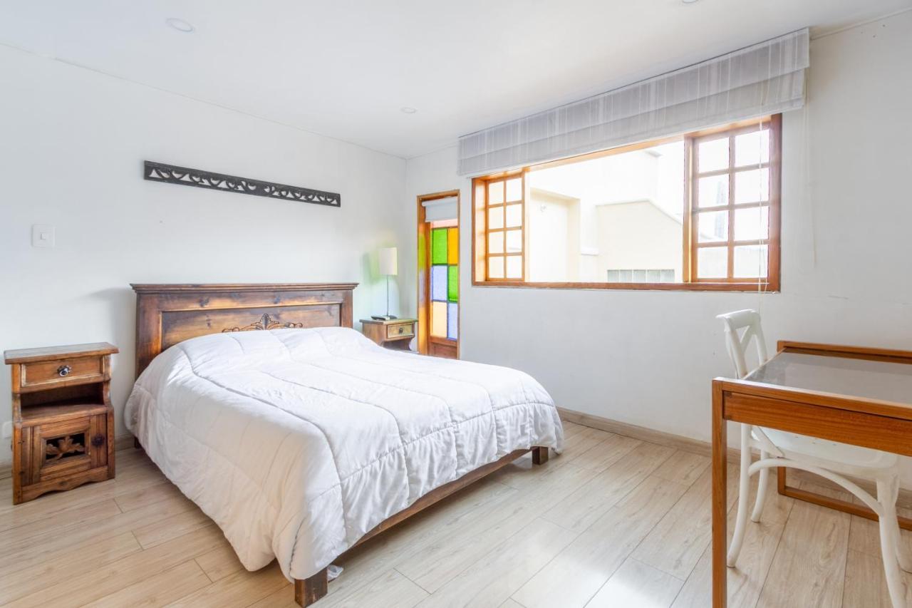 Apartaestudios La Candelaria Богота Экстерьер фото