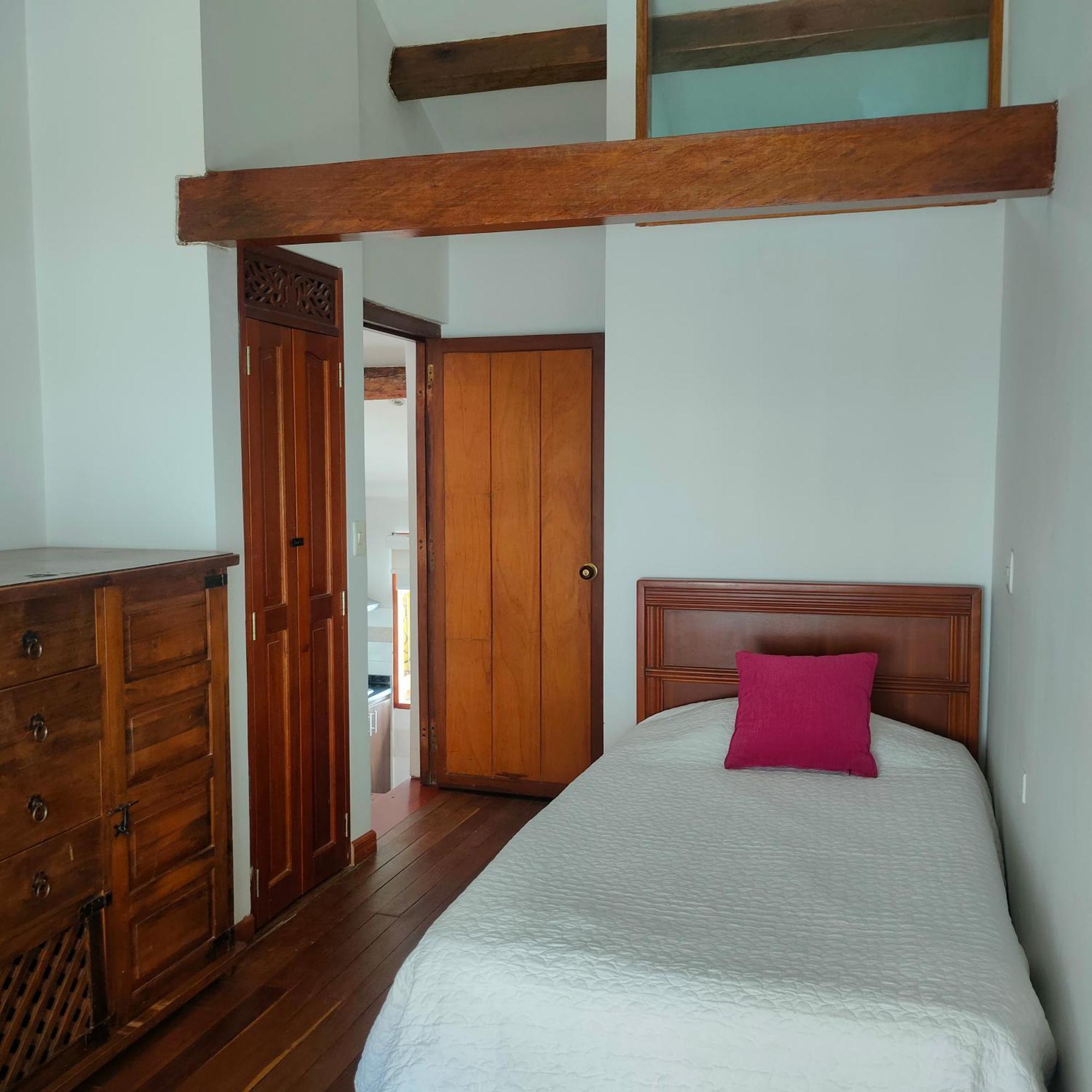 Apartaestudios La Candelaria Богота Экстерьер фото